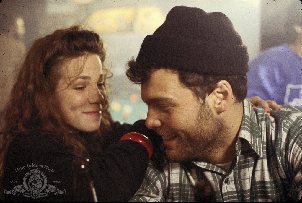 Still of Vincent D'Onofrio and Lili Taylor in Mystic Pizza (1988)