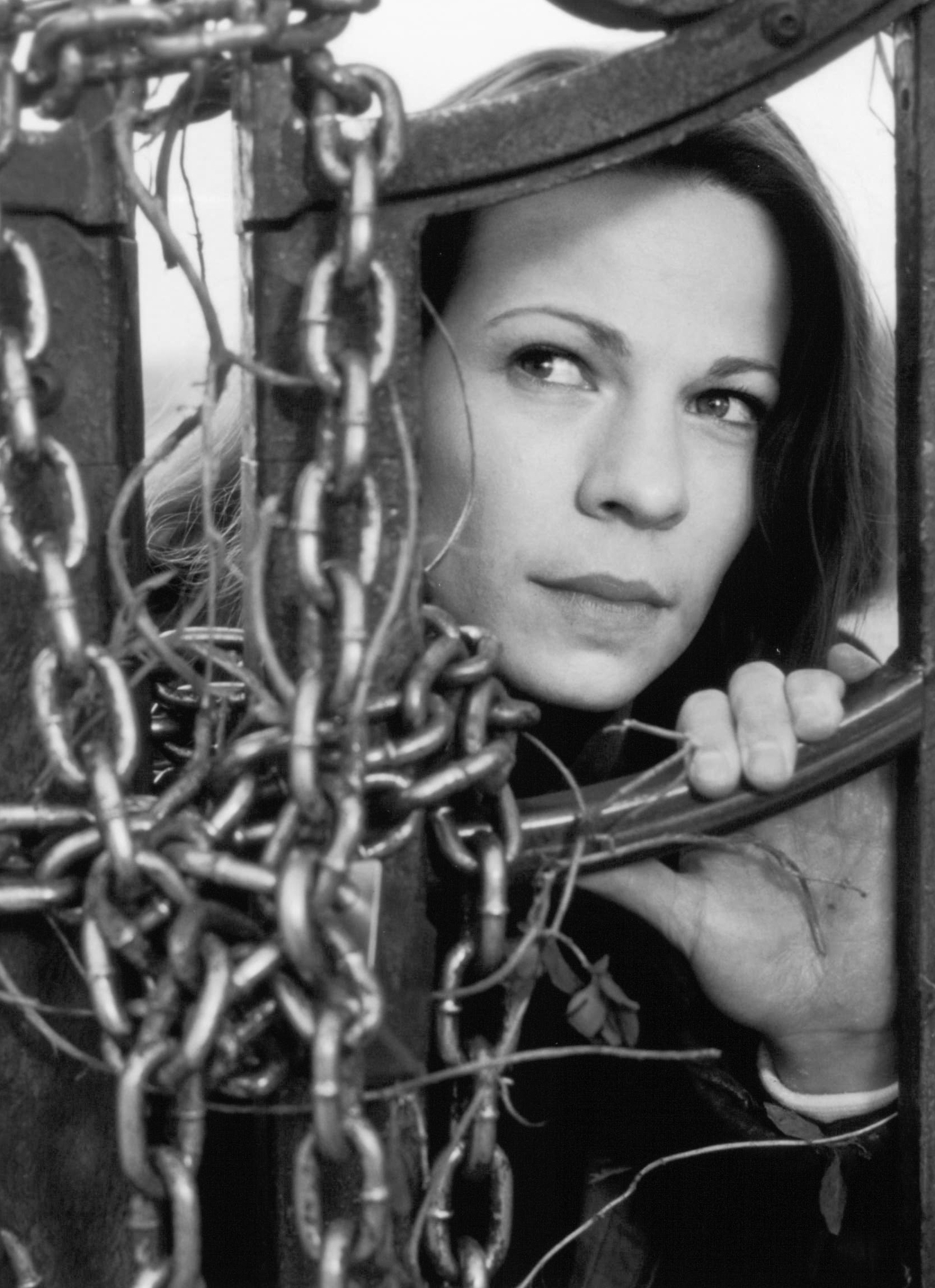 Still of Lili Taylor in The Haunting (1999)