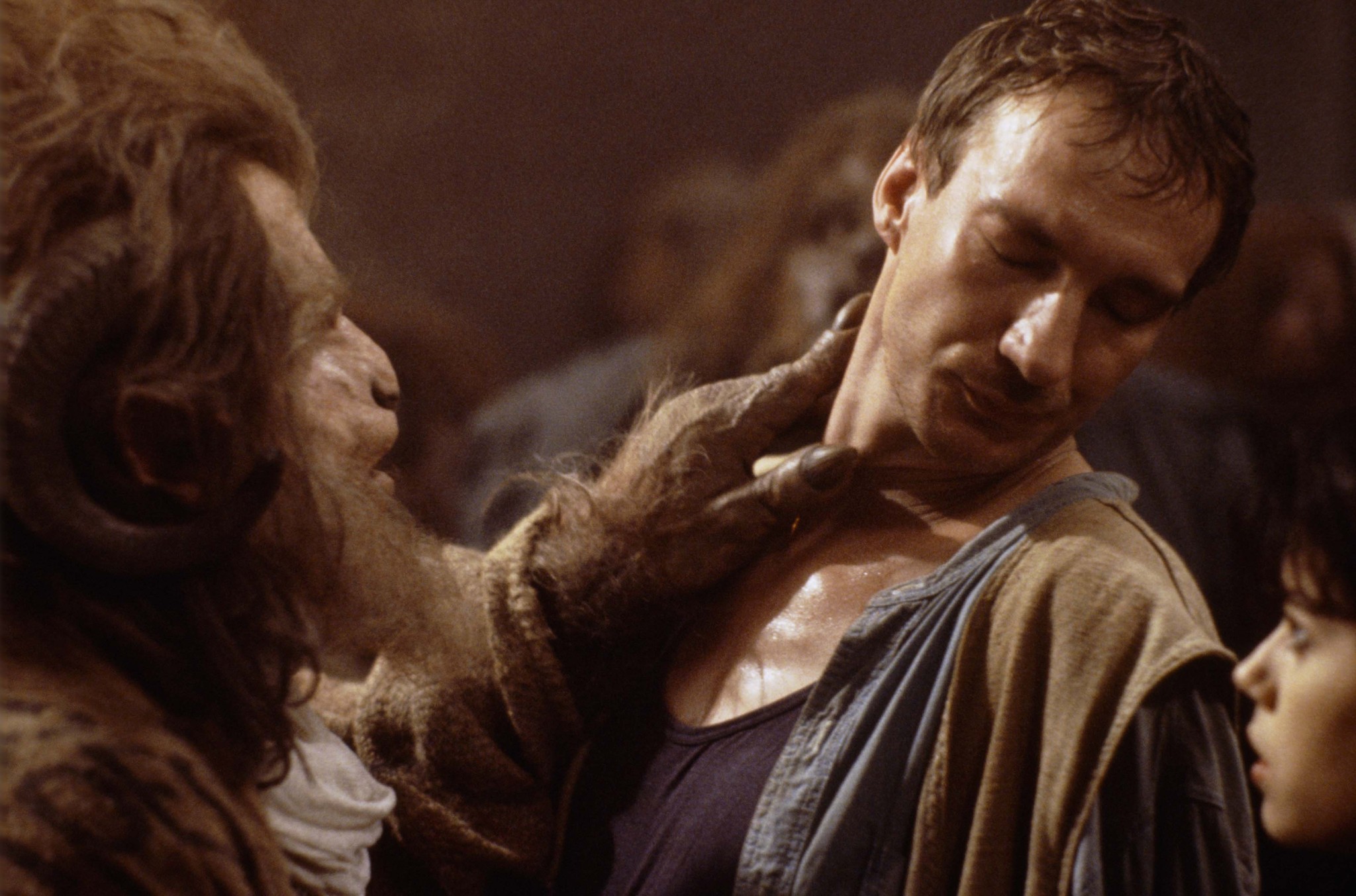 Still of David Thewlis in The Island of Dr. Moreau (1996)