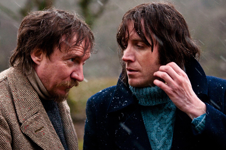 Still of David Thewlis and Rhys Ifans in Mr. Nice (2010)