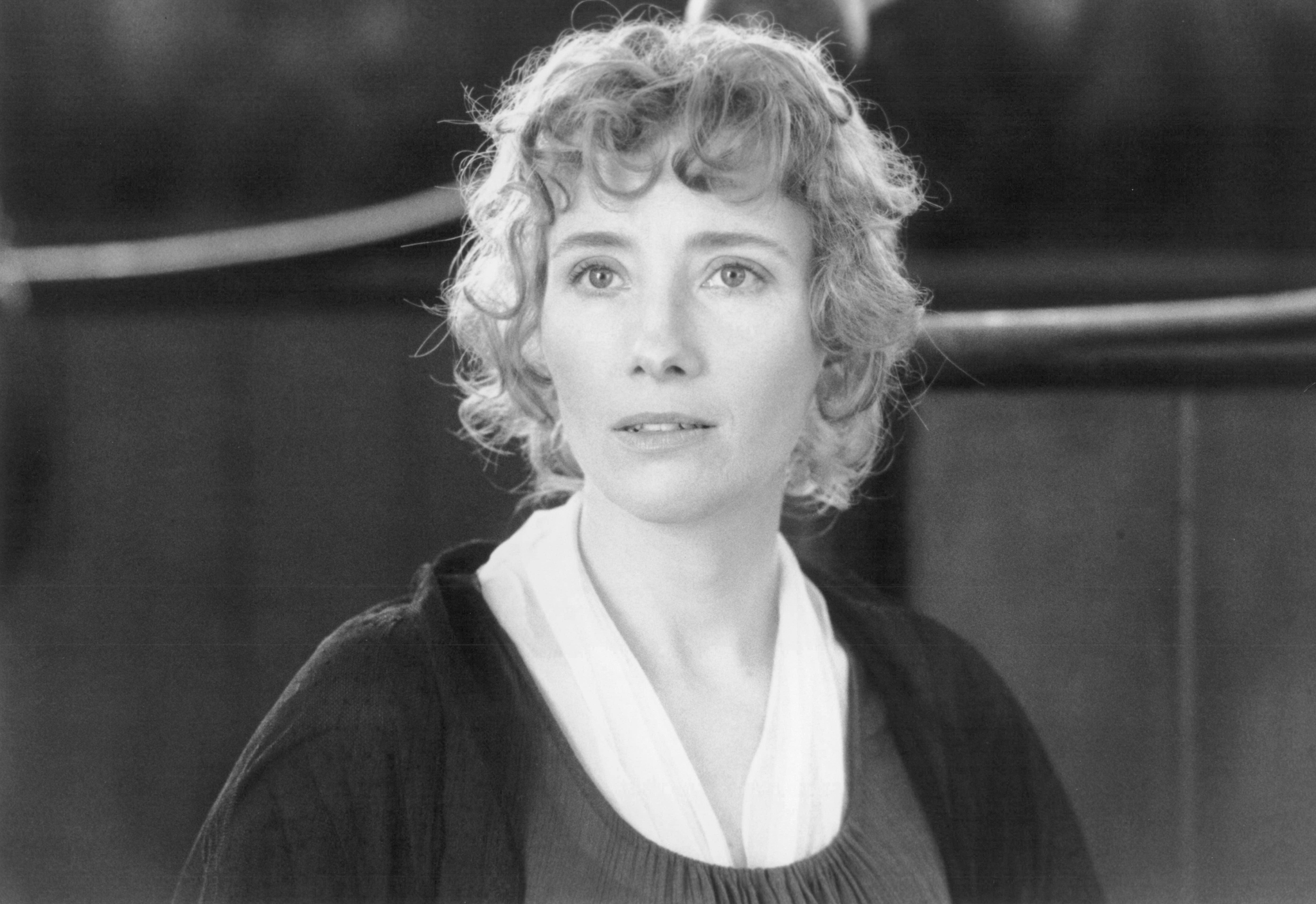 Still of Emma Thompson in Sense and Sensibility (1995)