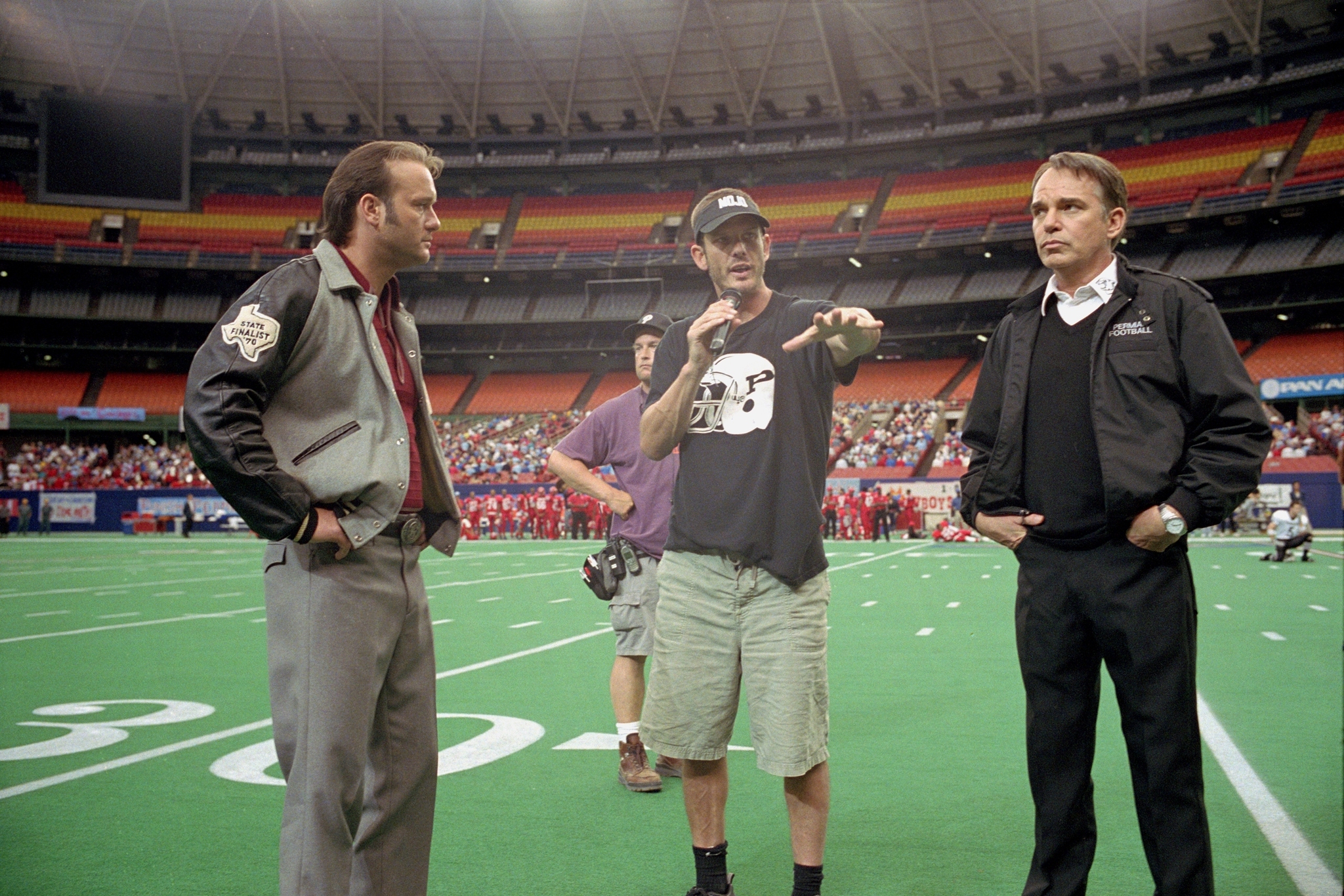 Still of Billy Bob Thornton, Peter Berg and Tim McGraw in Penktadienio vakaro ziburiai (2004)