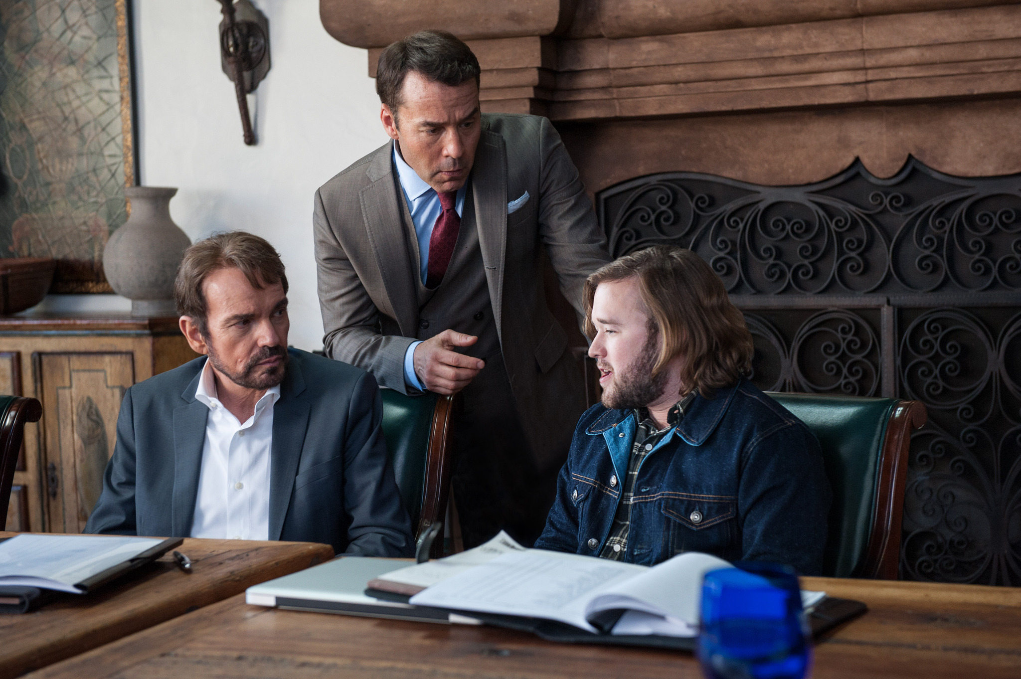 Still of Billy Bob Thornton, Haley Joel Osment and Jeremy Piven in Entourage (2015)