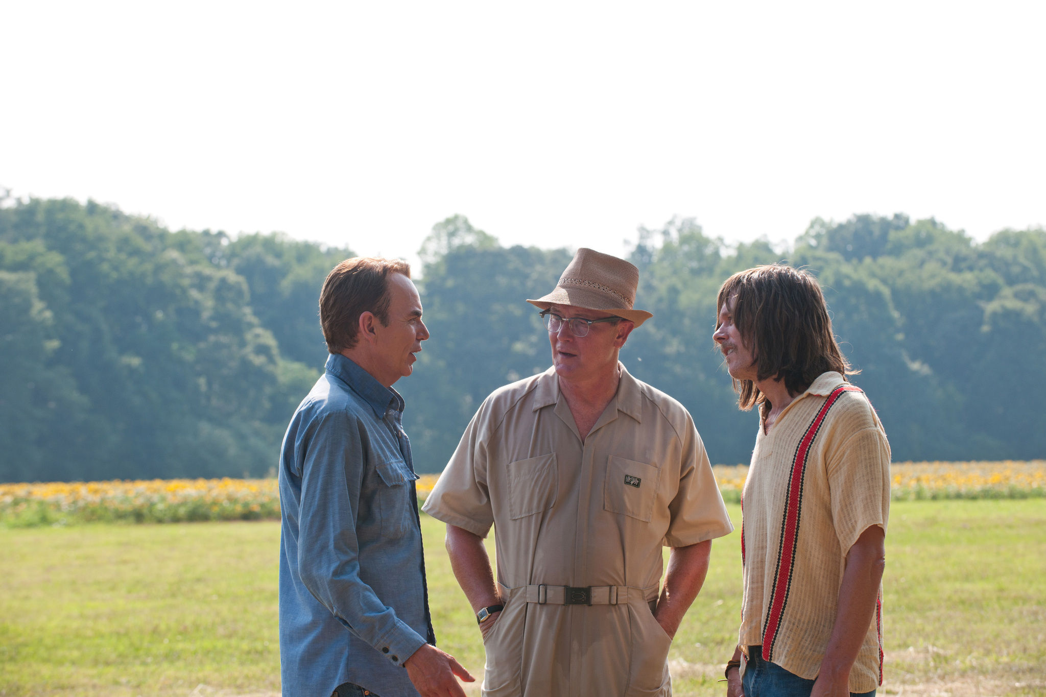 Still of Kevin Bacon, Billy Bob Thornton and Robert Patrick in Jayne Mansfield's Car (2012)