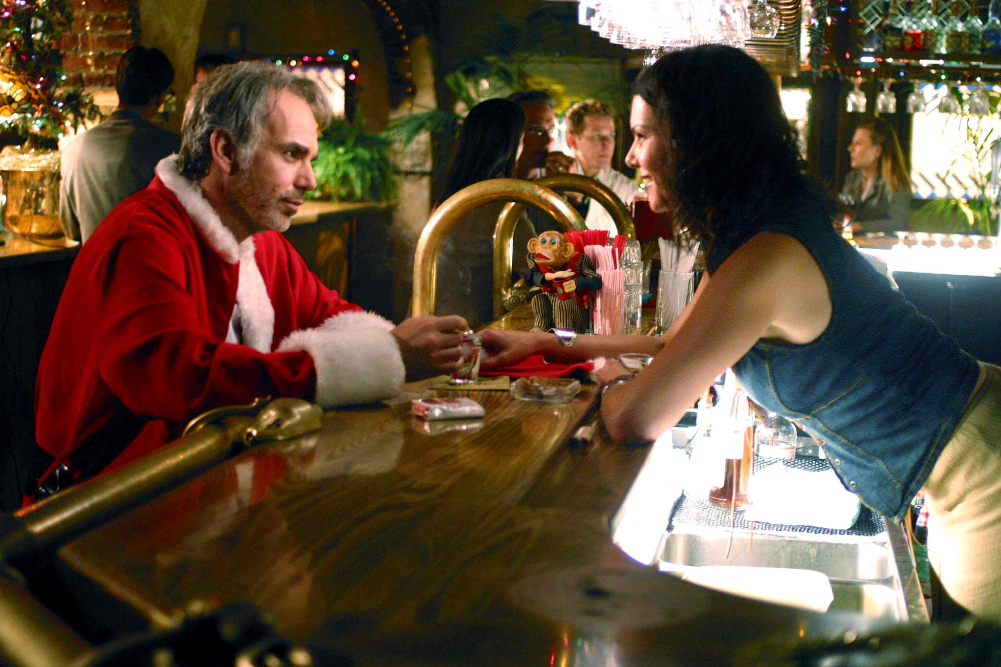Still of Billy Bob Thornton and Lauren Graham in Bad Santa (2003)