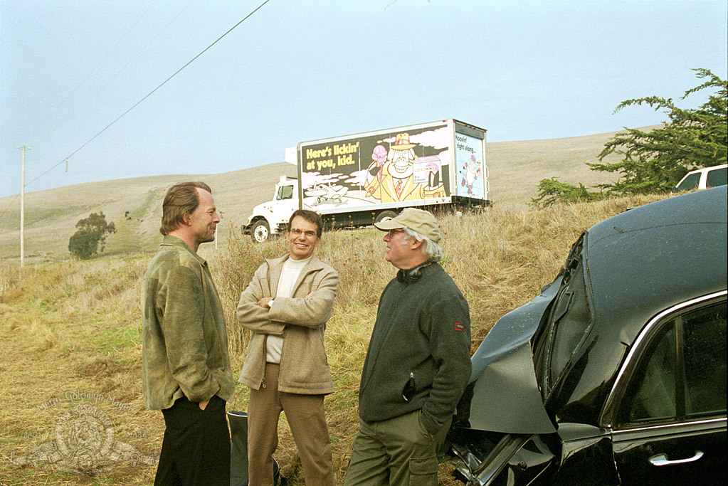 Bruce Willis, Billy Bob Thornton and Barry Levinson in Banditai (2001)