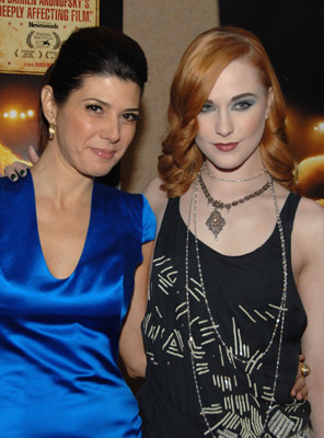 Marisa Tomei and Evan Rachel Wood at event of The Wrestler (2008)