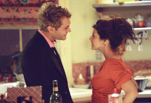Still of Jude Law and Marisa Tomei in Alfie (2004)