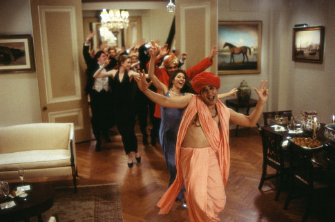 Still of Marisa Tomei and Jimi Mistry in The Guru (2002)