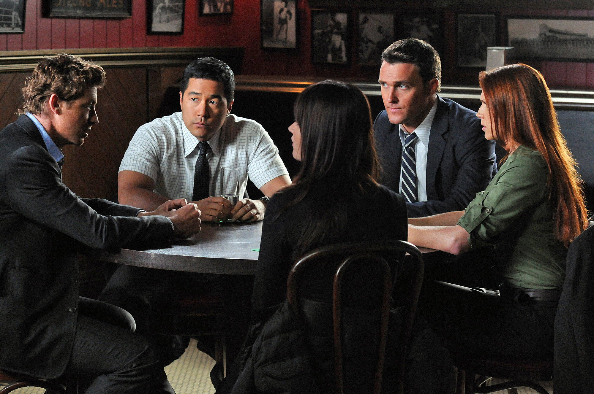 Still of Robin Tunney, Simon Baker, Tim Kang, Amanda Righetti and Owain Yeoman in Mentalistas (2008)