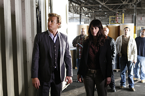 Still of Robin Tunney and Simon Baker in Mentalistas (2008)