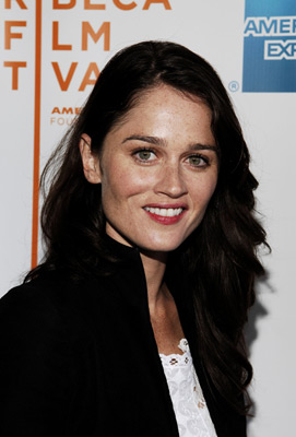 Robin Tunney at event of Runaway (2005)