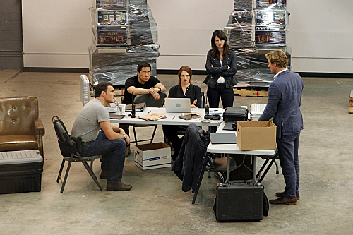 Still of Robin Tunney, Simon Baker, Amanda Righetti and Owain Yeoman in Mentalistas (2008)