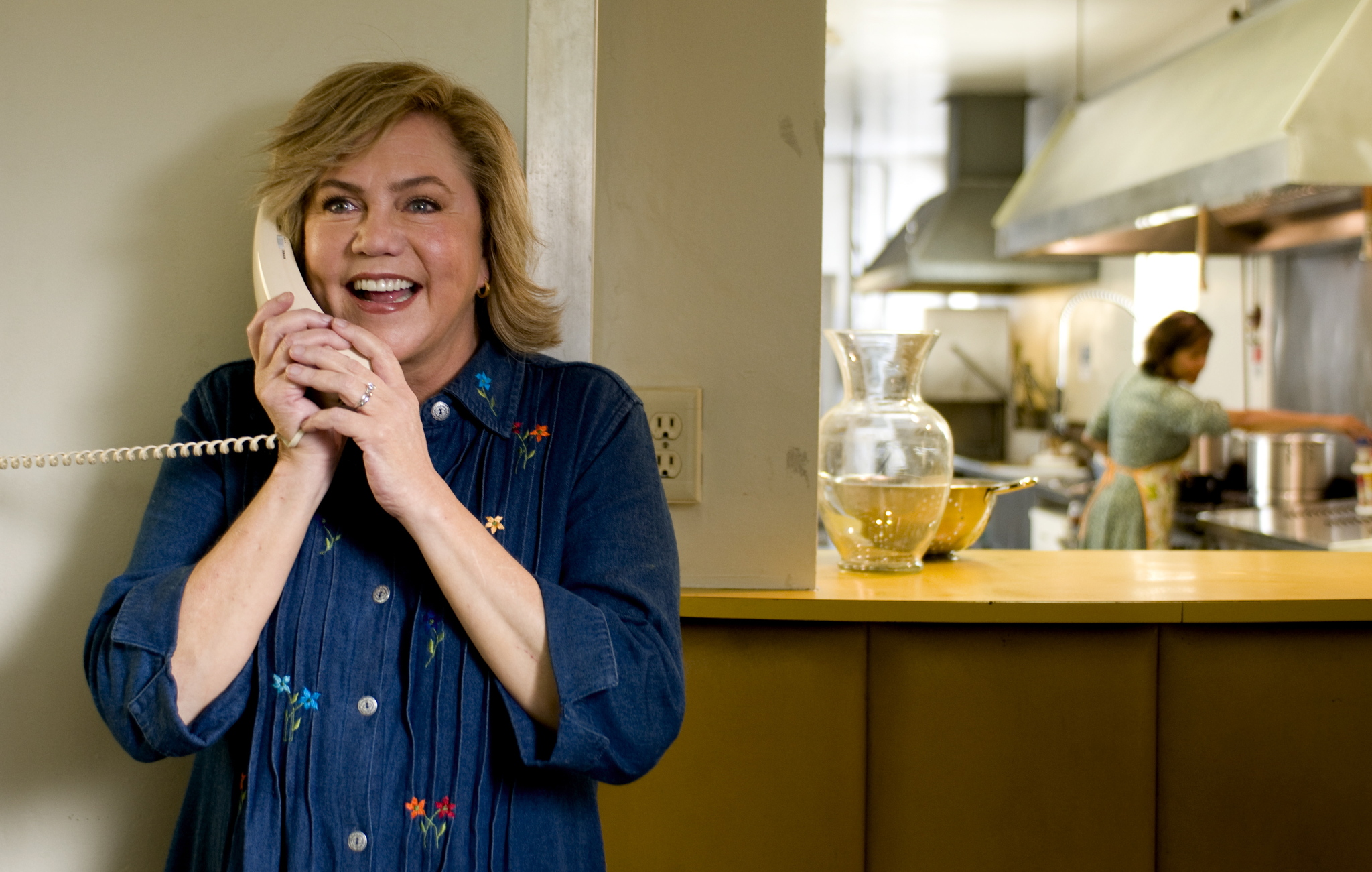 Still of Kathleen Turner in The Perfect Family (2011)