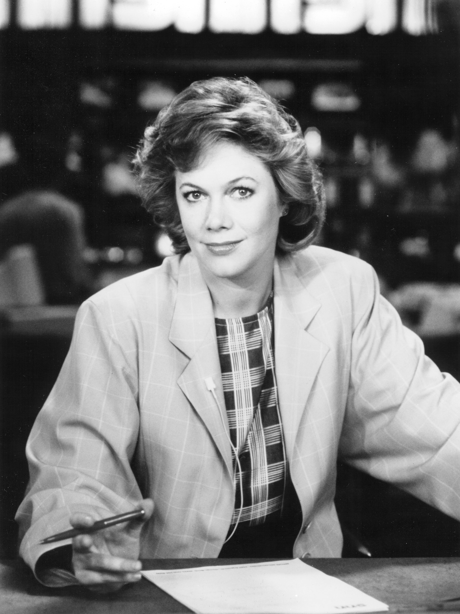 Still of Kathleen Turner in Switching Channels (1988)