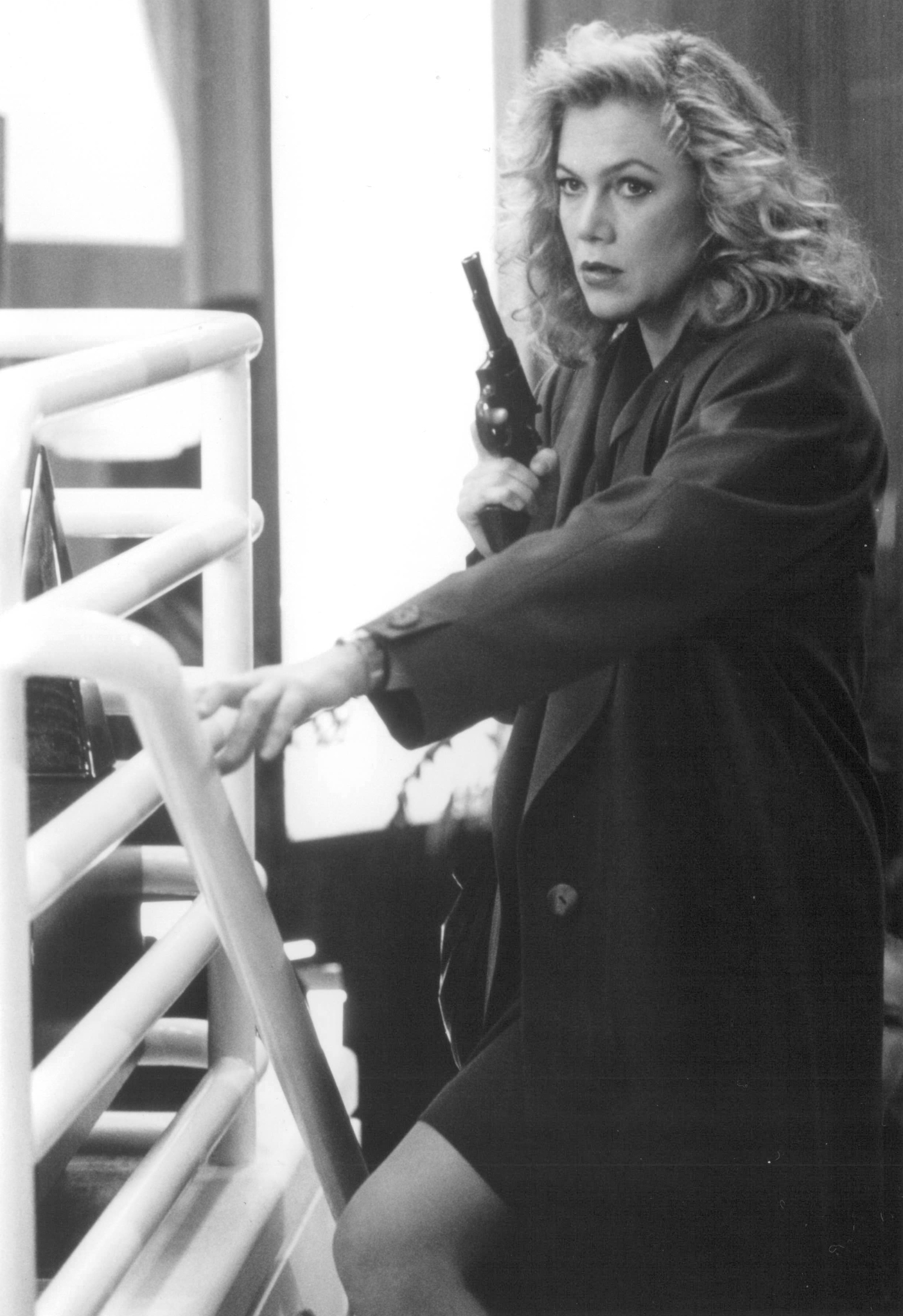 Still of Kathleen Turner in V.I. Warshawski (1991)