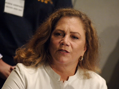 Kathleen Turner at event of Answering the Call: Ground Zero's Volunteers (2005)