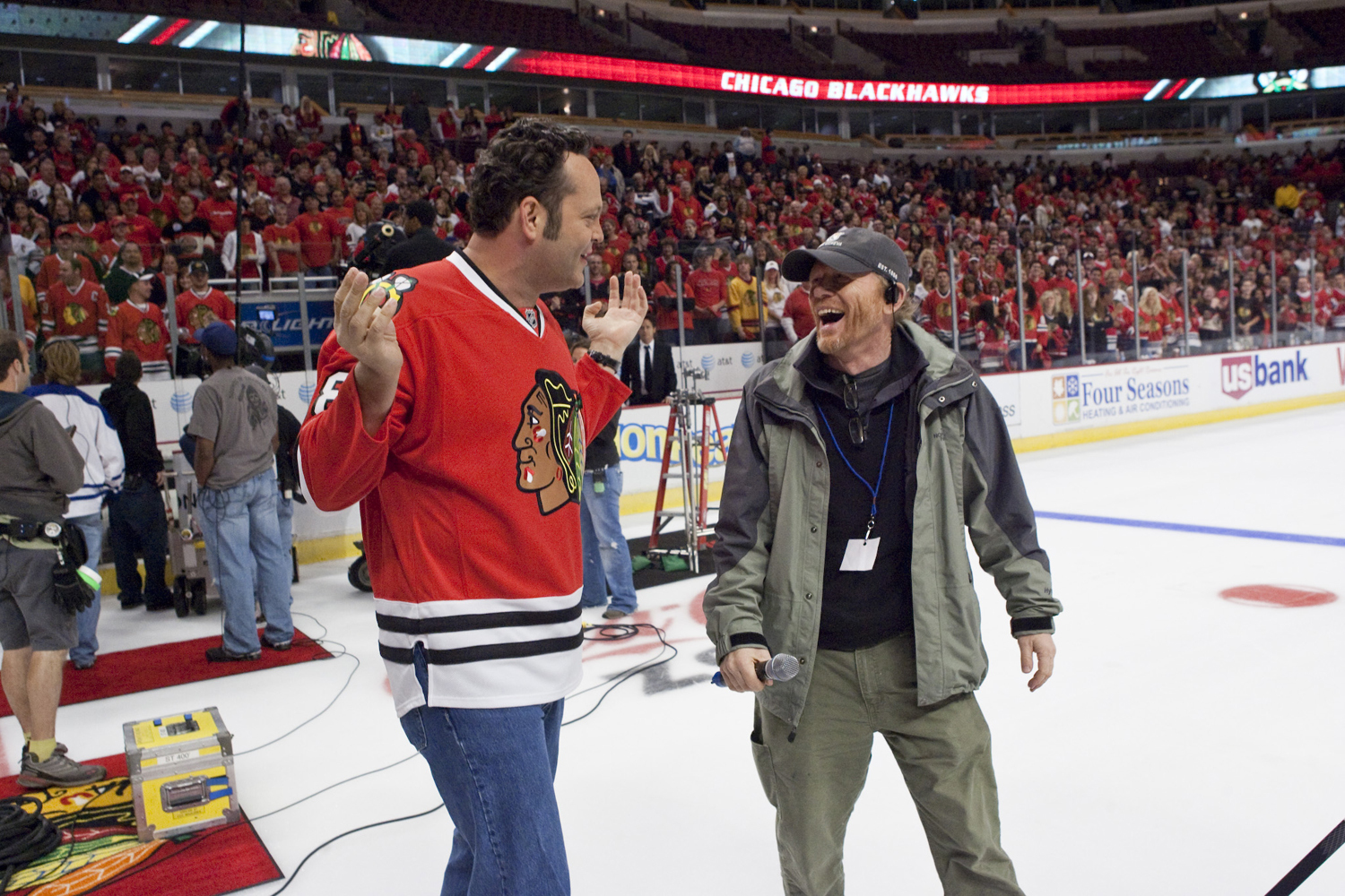 Still of Ron Howard and Vince Vaughn in Dilema (2011)