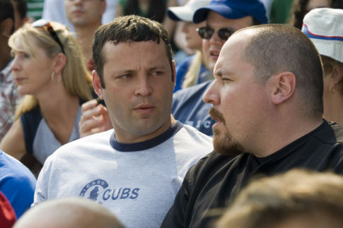 Still of Vince Vaughn and Jon Favreau in The Break-Up (2006)