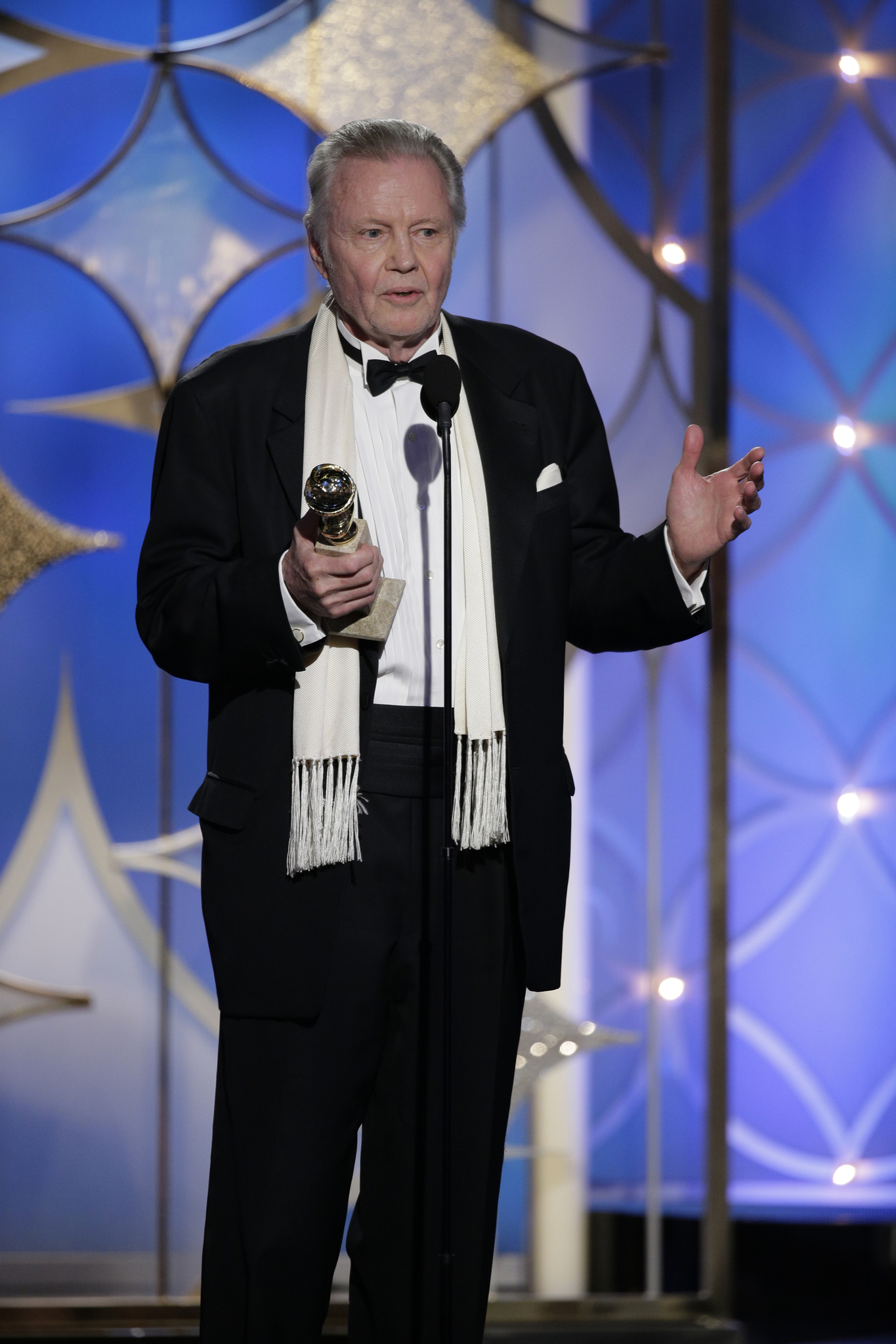 Jon Voight and Ray Donovan at event of 71st Golden Globe Awards (2014)