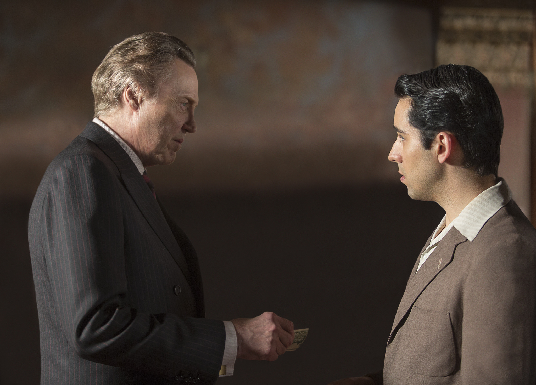 Still of Christopher Walken and John Lloyd Young in Ketveriuke is Dzersio (2014)