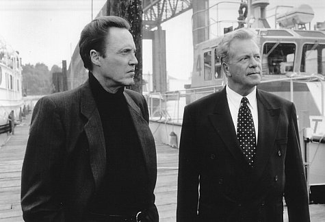 Still of Christopher Walken and Jack Thompson in Excess Baggage (1997)