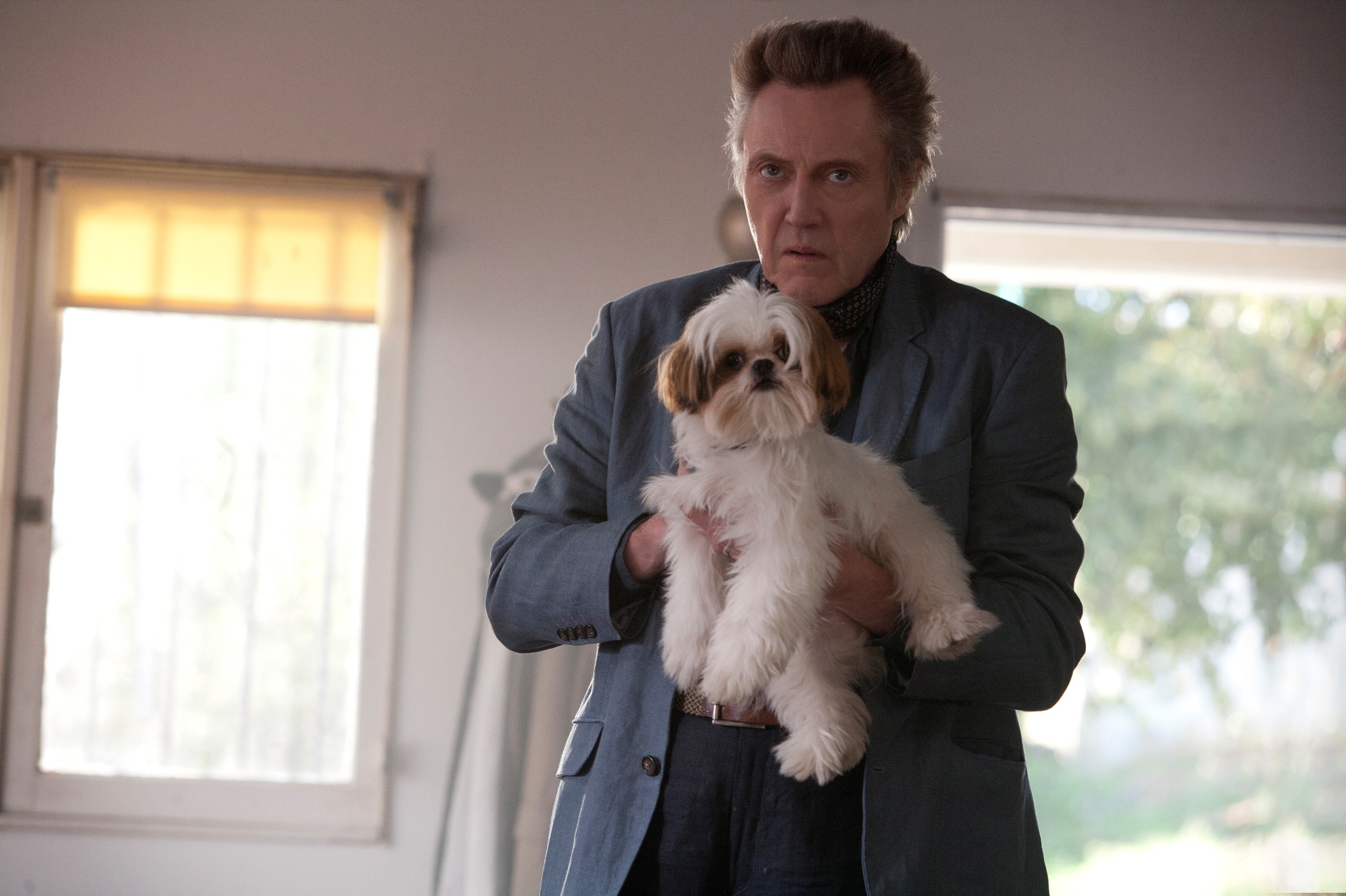 Still of Christopher Walken and Bonny in Septyni psichopatai (2012)