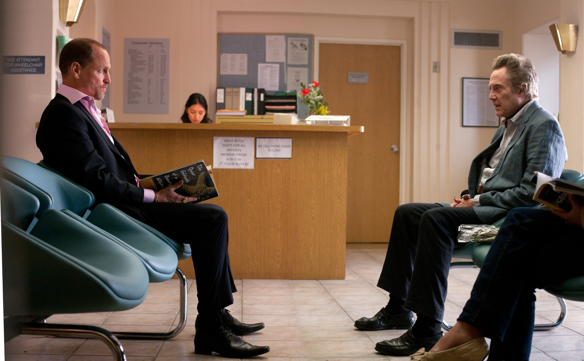 Still of Woody Harrelson and Christopher Walken in Septyni psichopatai (2012)