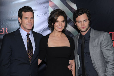 Sela Ward, Penn Badgley and Dylan Walsh at event of The Stepfather (2009)