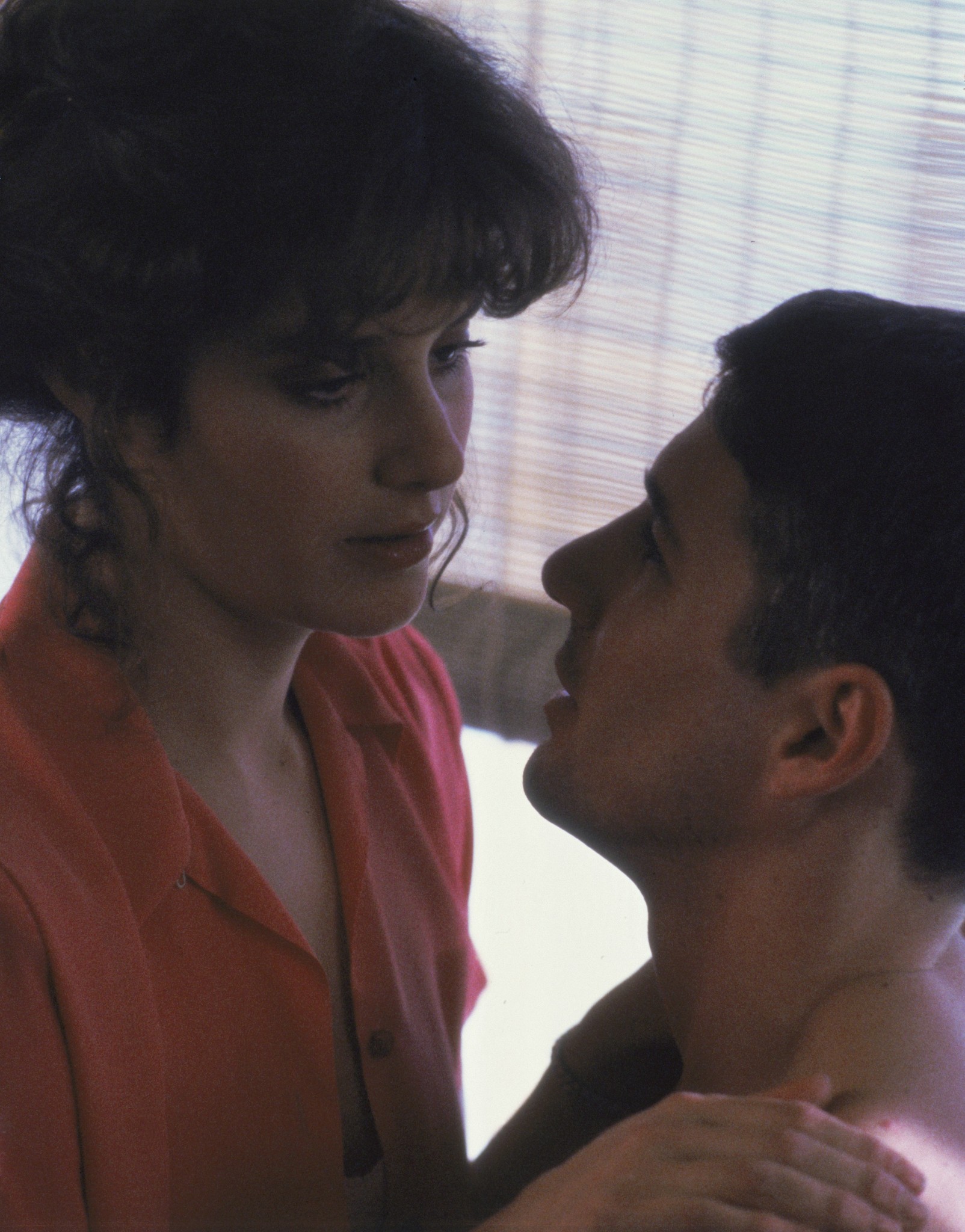 Still of Richard Gere and Debra Winger in An Officer and a Gentleman (1982)