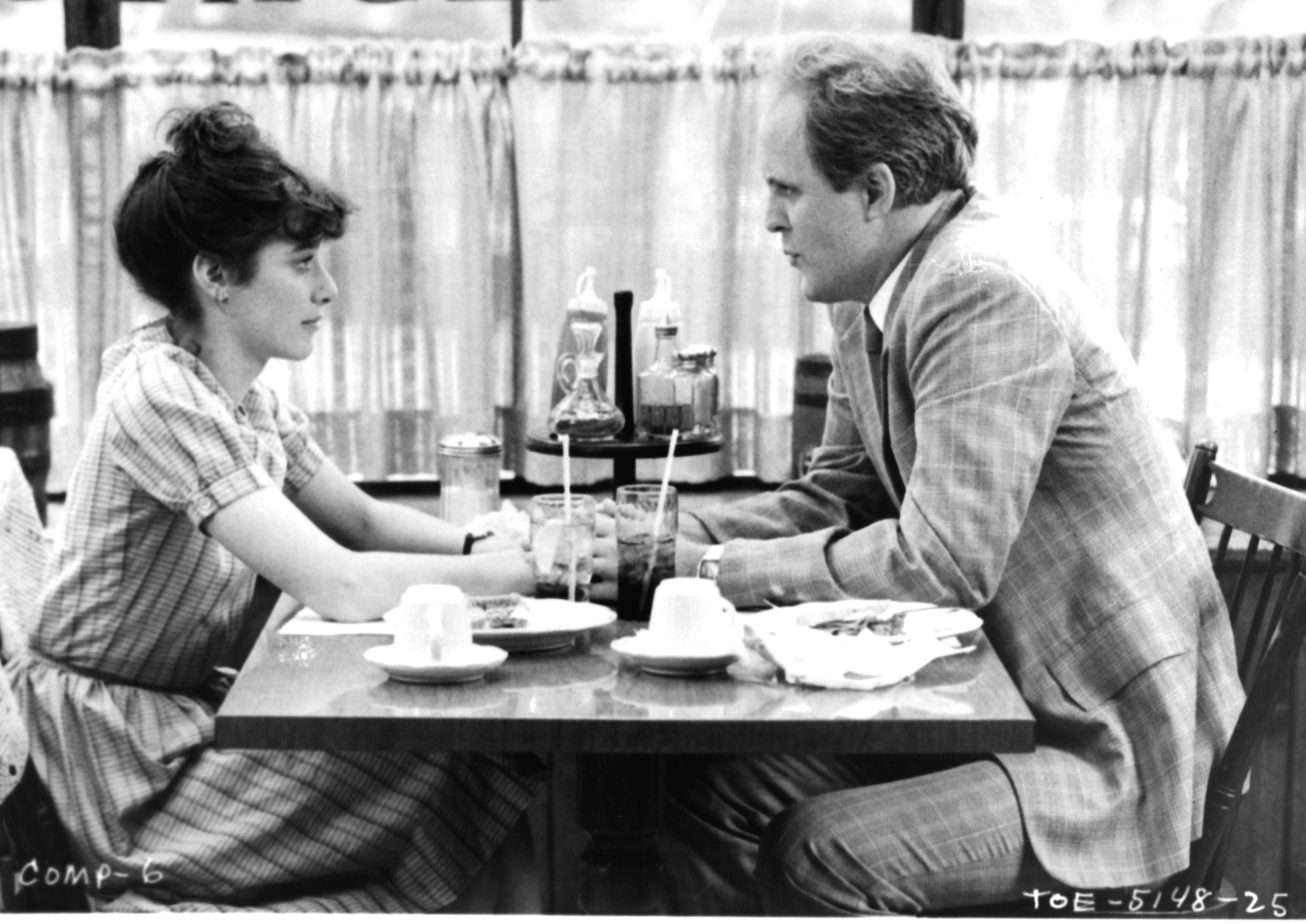 Still of Debra Winger and John Lithgow in Terms of Endearment (1983)