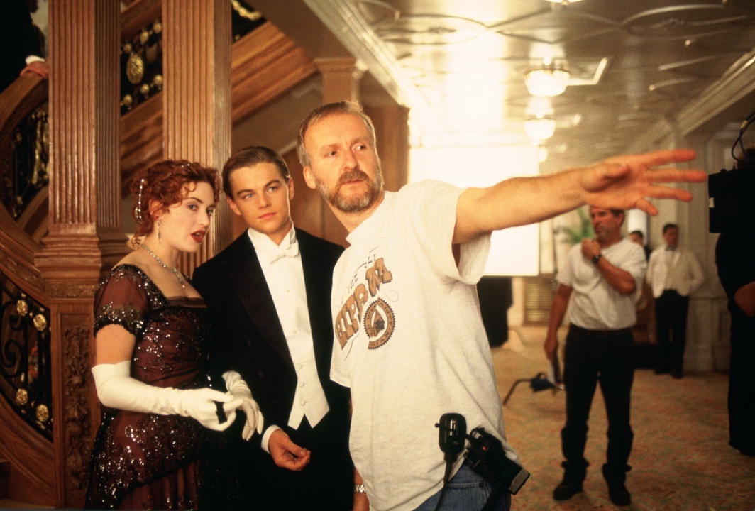 Still of James Cameron, Leonardo DiCaprio and Kate Winslet in Titanikas (1997)