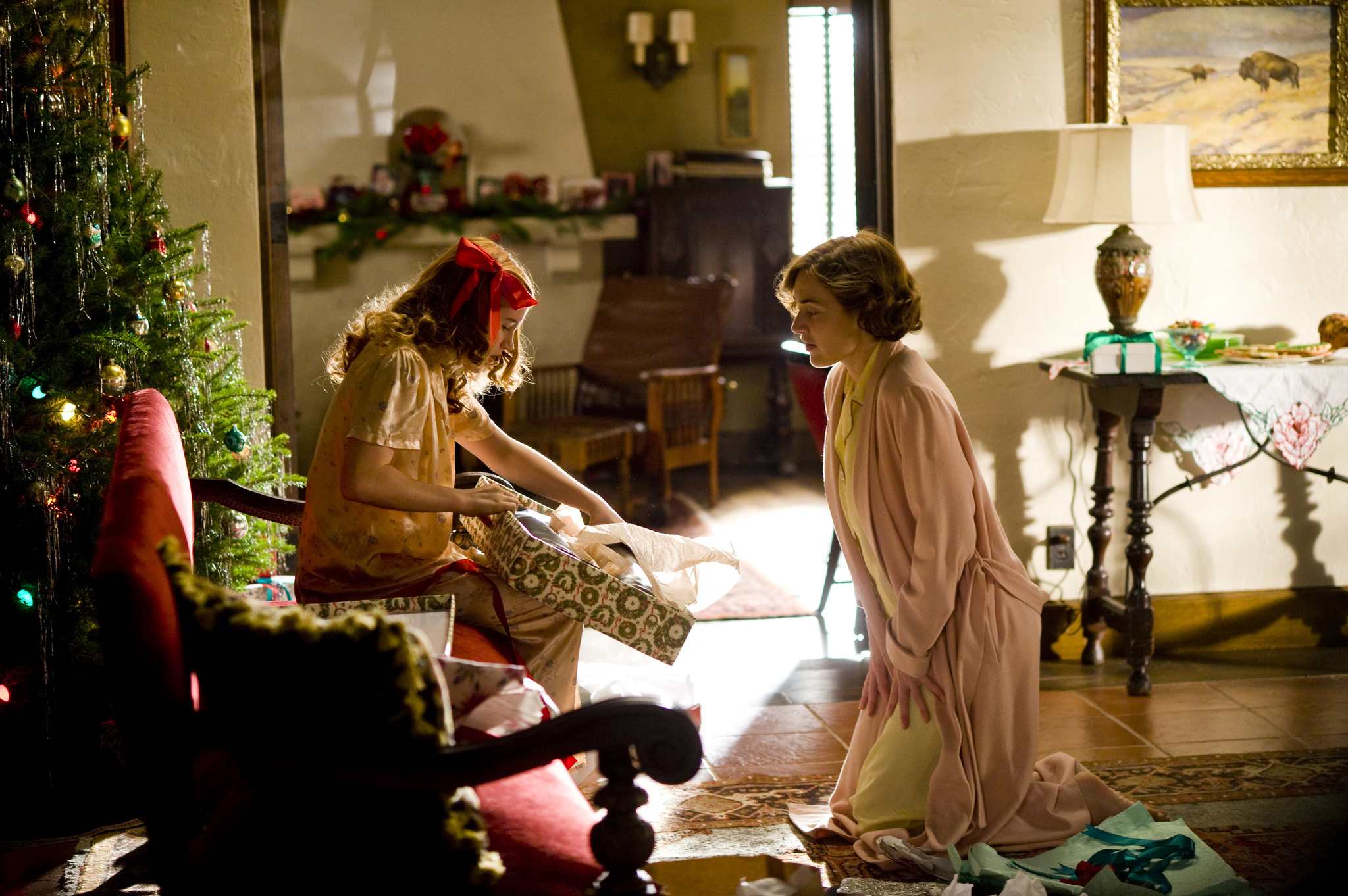 Still of Kate Winslet and Morgan Turner in Mildred Pierce (2011)