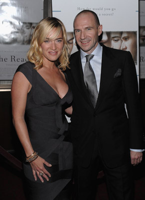 Ralph Fiennes and Kate Winslet at event of Skaitovas (2008)