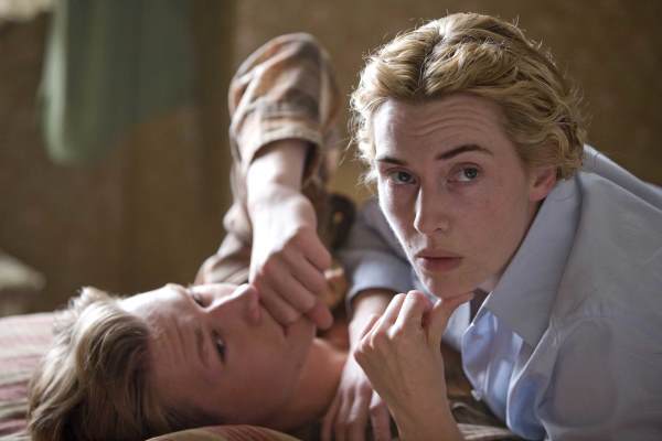 Still of Kate Winslet and David Kross in Skaitovas (2008)