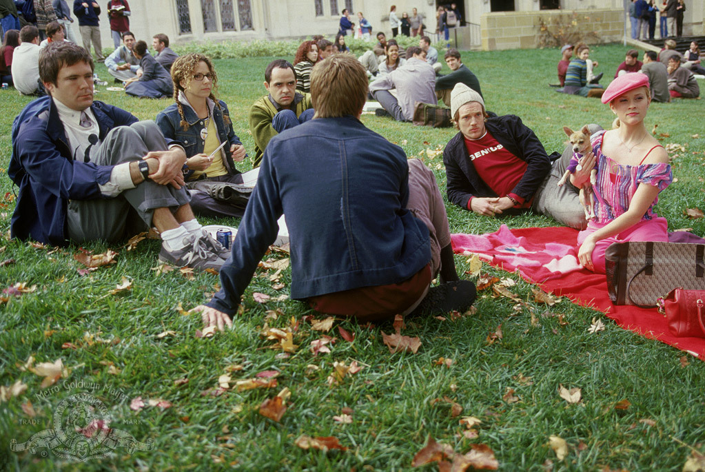Still of Reese Witherspoon, Meredith Scott Lynn and Oz Perkins in Legally Blonde (2001)