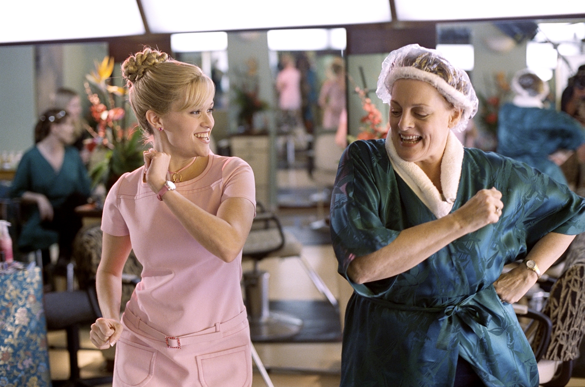 Still of Reese Witherspoon and Dana Ivey in Legally Blonde 2: Red, White & Blonde (2003)