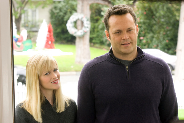 Still of Vince Vaughn and Reese Witherspoon in Four Christmases (2008)