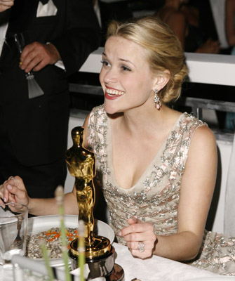 Reese Witherspoon at event of The 78th Annual Academy Awards (2006)