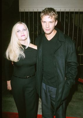 Ryan Phillippe and Reese Witherspoon at event of The Way of the Gun (2000)