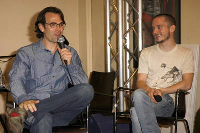 Elijah Wood and Vincenzo Natali at event of Paris, je t'aime (2006)