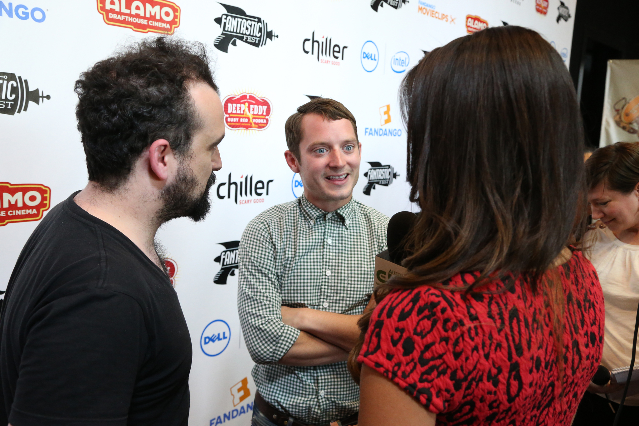 Elijah Wood and Nacho Vigalondo at event of Open Windows (2014)