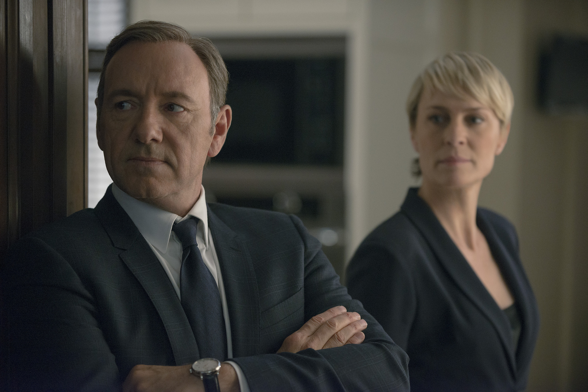 Still of Kevin Spacey and Robin Wright in Kortu Namelis (2013)