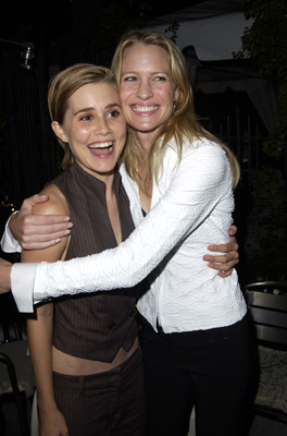 Robin Wright and Alison Lohman at event of White Oleander (2002)