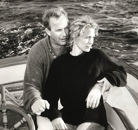 Still of Kevin Costner and Robin Wright in Message in a Bottle (1999)