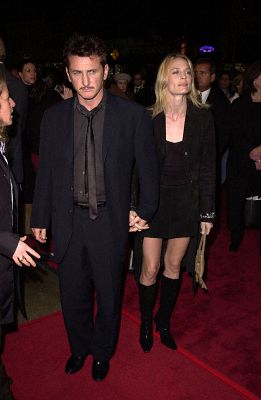 Sean Penn and Robin Wright at event of The Pledge (2001)