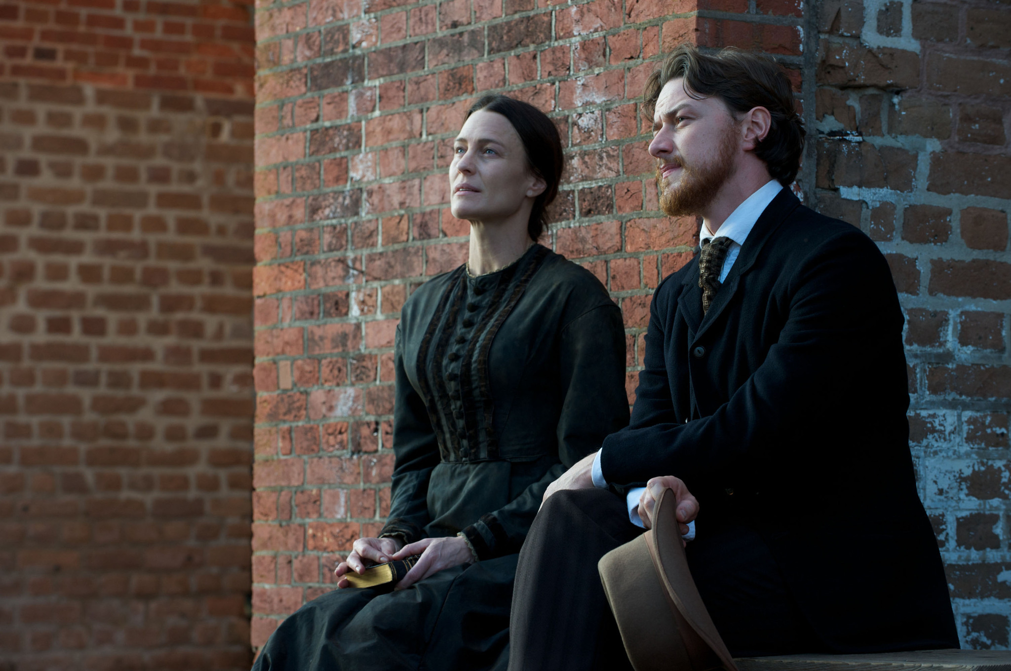 Still of Robin Wright and James McAvoy in The Conspirator (2010)