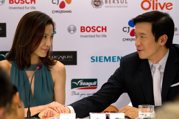 Still of Michelle Yeoh and Chin Han in Final Recipe (2013)
