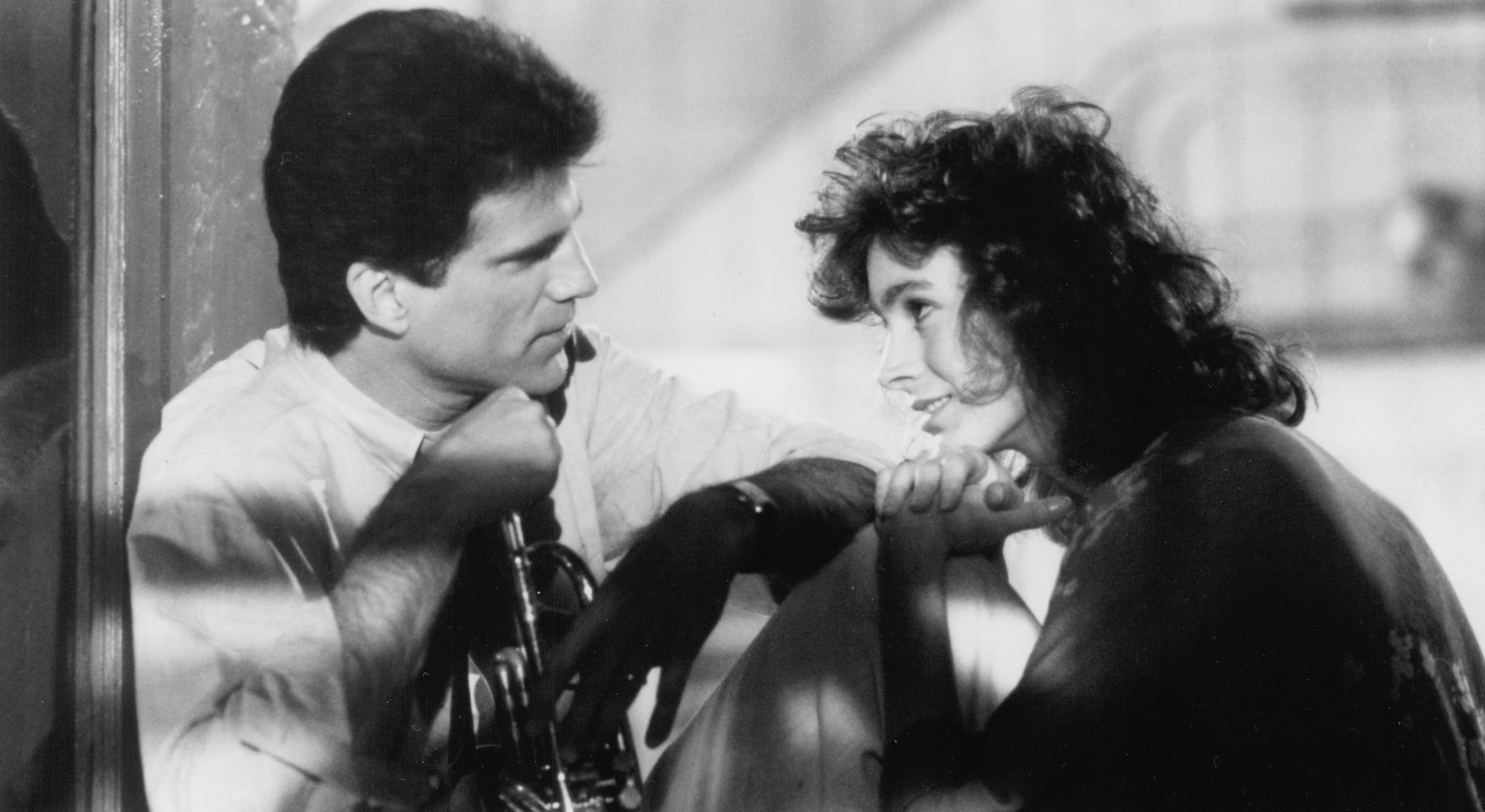 Still of Sean Young and Ted Danson in Cousins (1989)