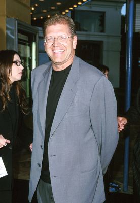 Robert Zemeckis at event of What Lies Beneath (2000)